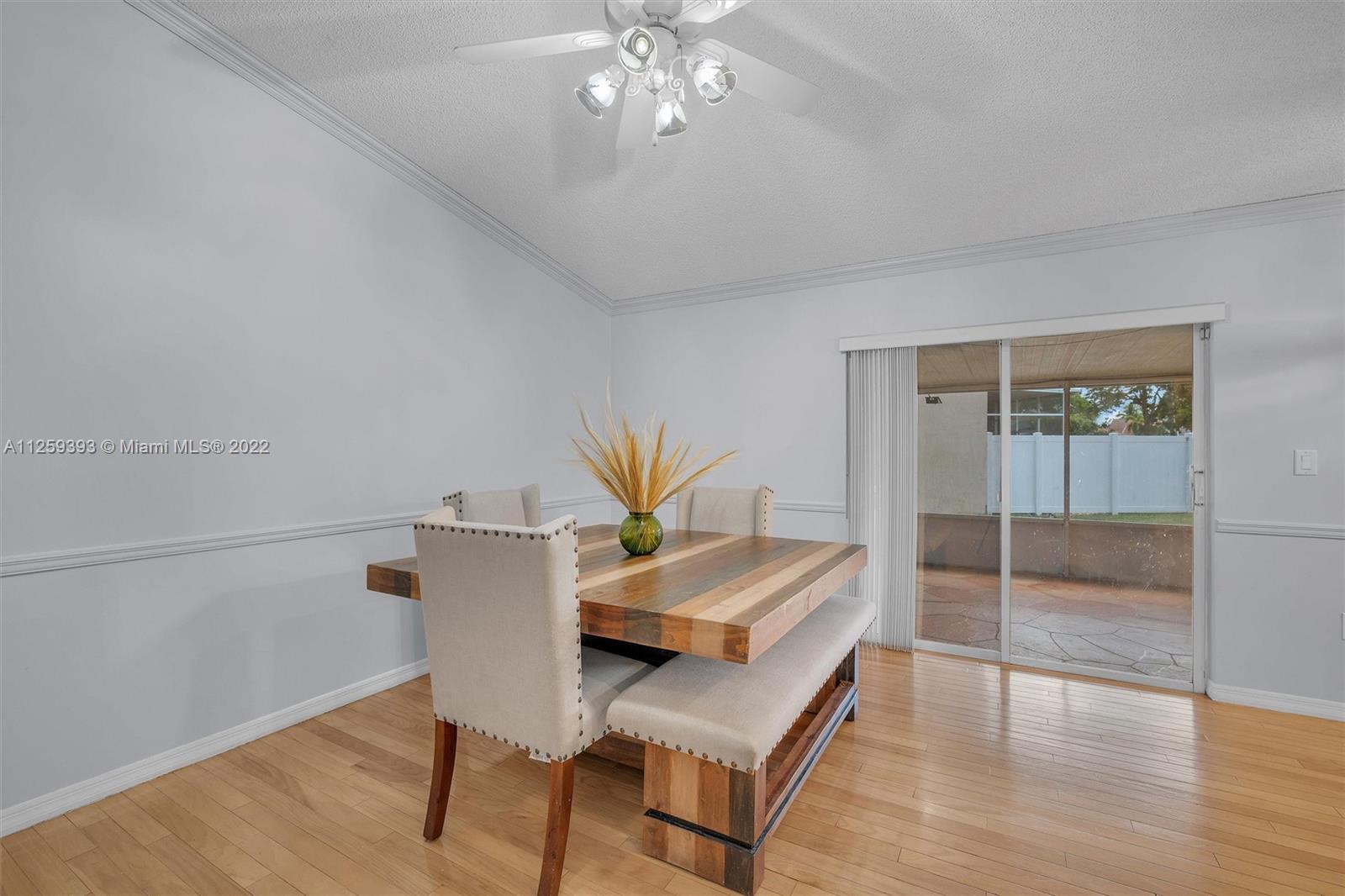 Listing Photo 11