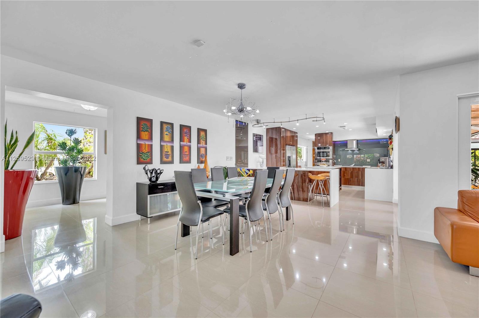 Listing Photo 12