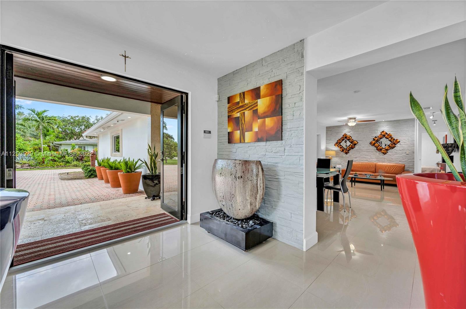 Listing Photo 6