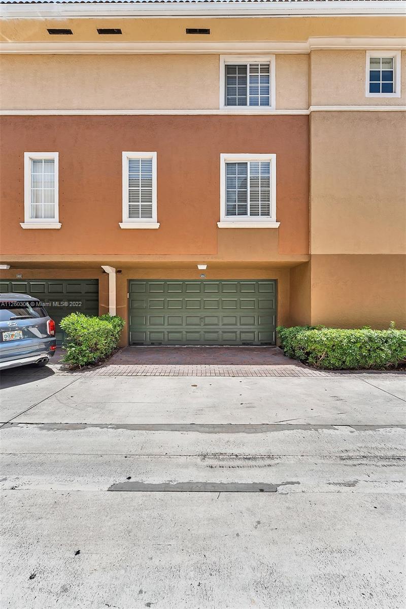 2831 NE 185th St 604