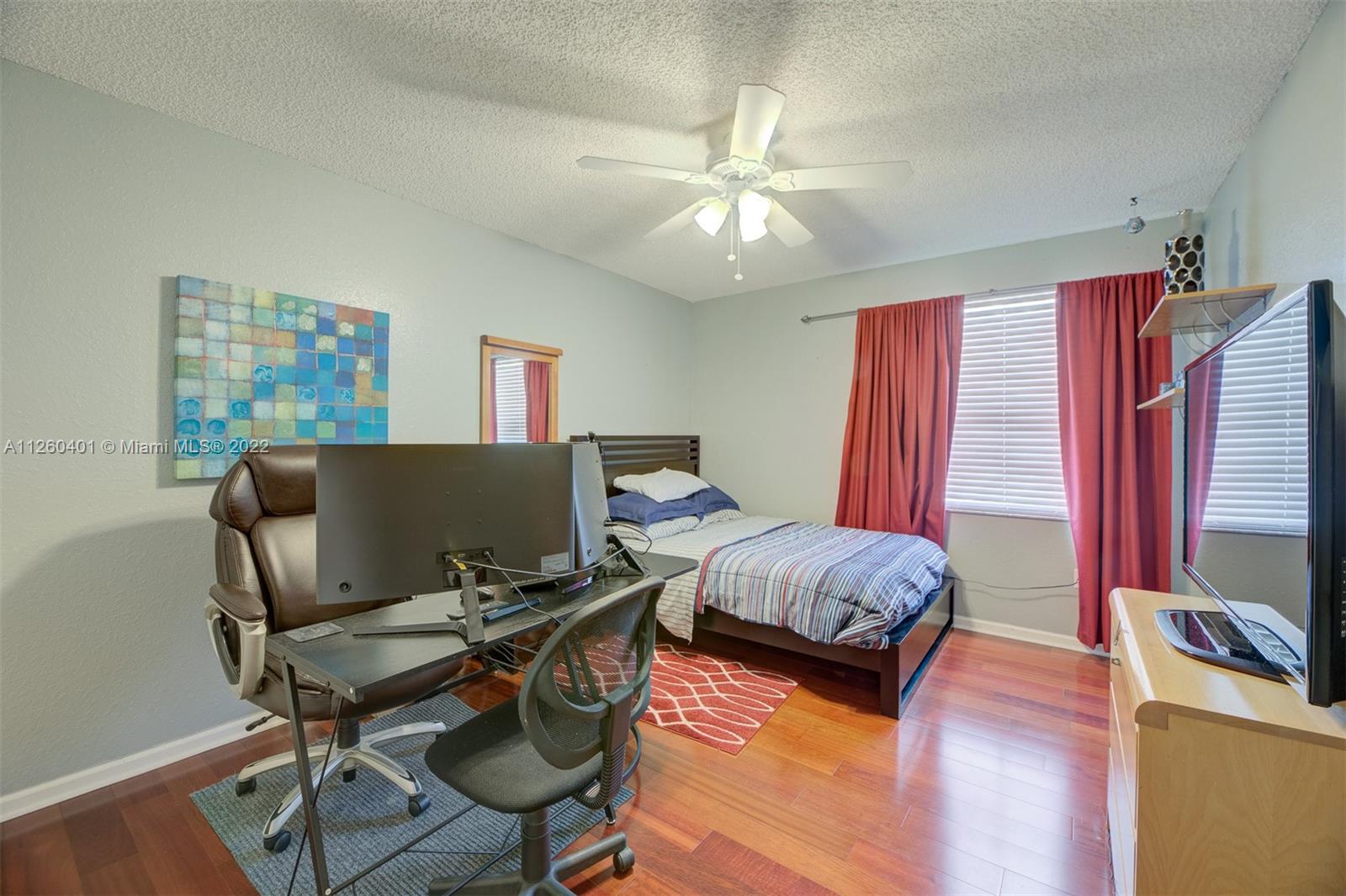 Listing Photo 10
