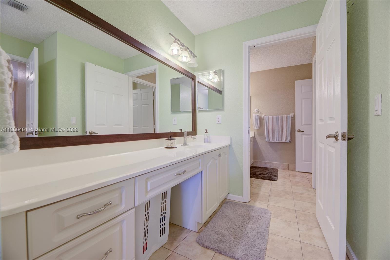 Listing Photo 11