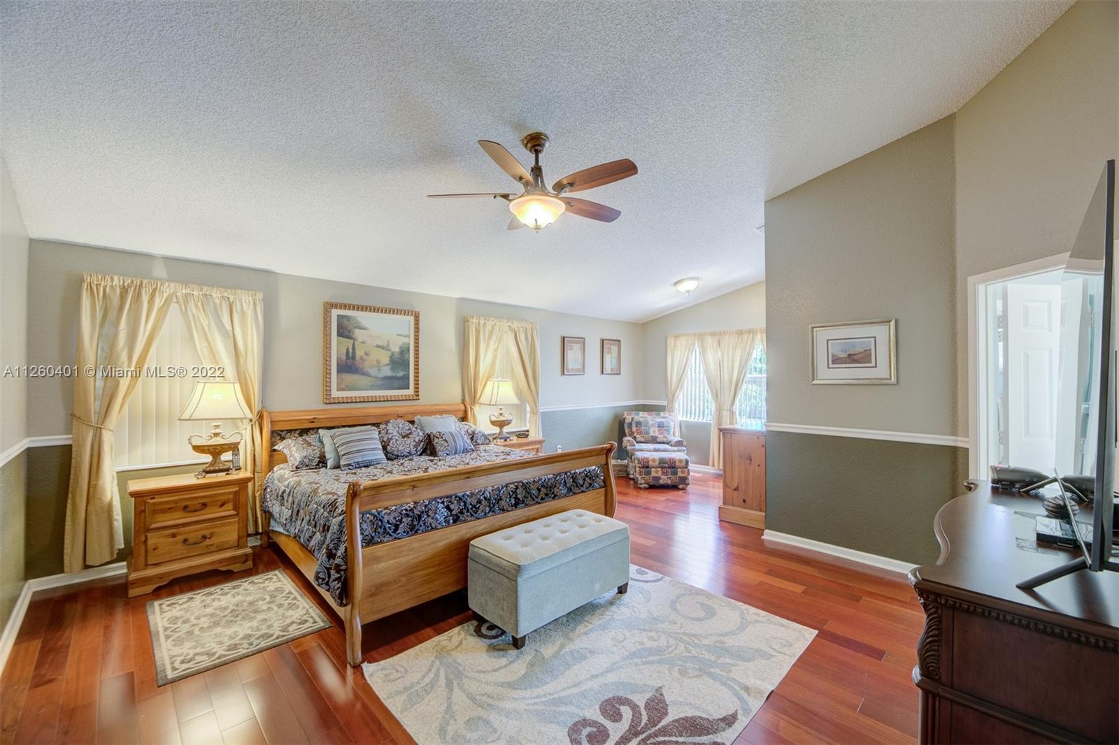 Listing Photo 6