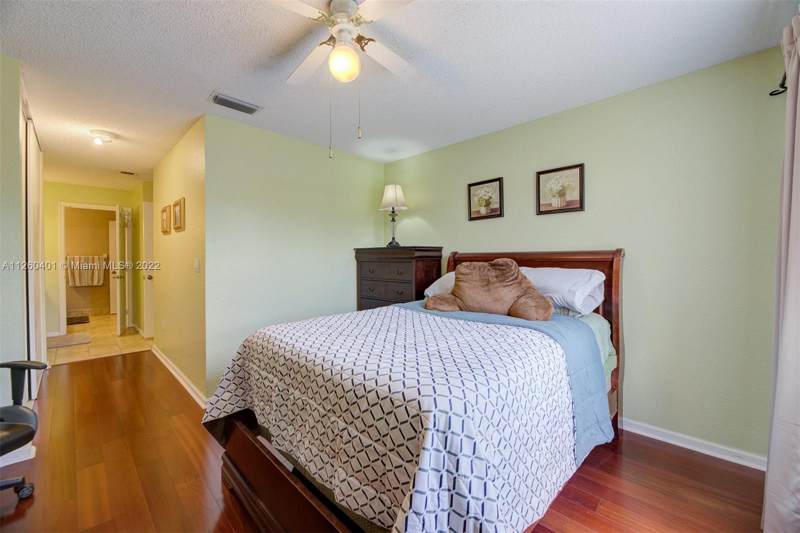 Listing Photo 8