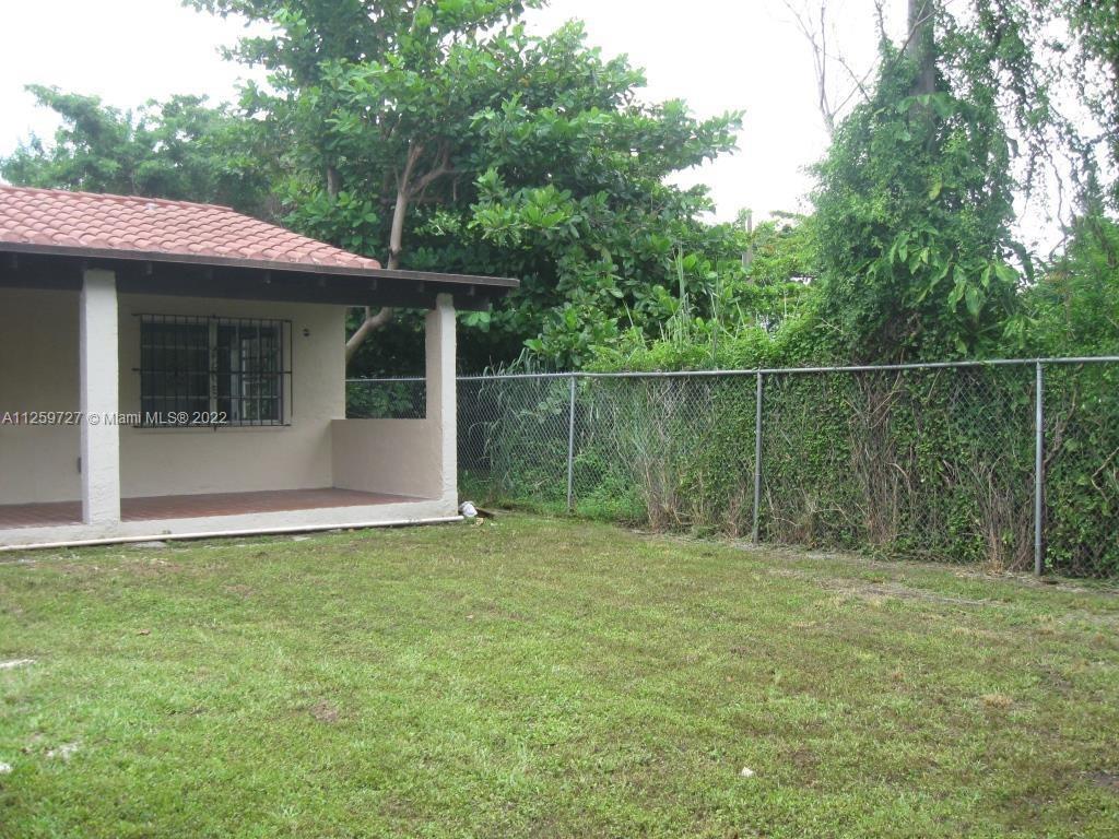 MAIN HOUSEYARD