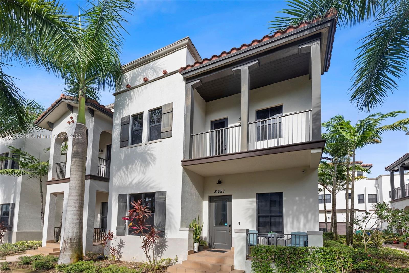 Gorgeous Townhome in Downtown Doral . This prime corner Luxury 2 story Townhome is featuring 4|3|1. Three Bedrooms on second floor, One deb room in the top third floor w/private bathroom with a large living room that you can easily convert into 5th Bedroom, or convert into Guest room and office ! First floor with amazing Ope Kitchen . Full of upgrades; European Cabinets and top of the line stainless Steel Appliances. High ceilings , enjoy the views form the oOpen Balcony , walking distance of Dowtown Doral Premium Restaurants , shops , charter schools , close to Miami International Airport and more. Wont last this great opportunity. Best Price on the Market. SELLER ONLY ACCEPTS SHOWING WITH 
PROOF OF FUNDS OR PRE-APPROVAL LENDING LETTER
