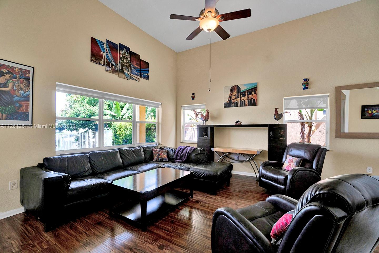 Listing Photo 11