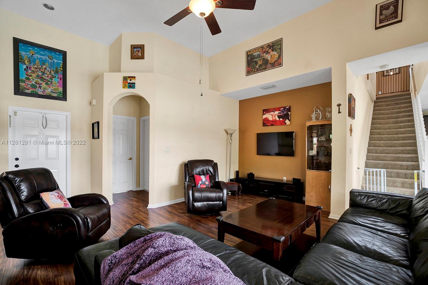 Listing Photo 12