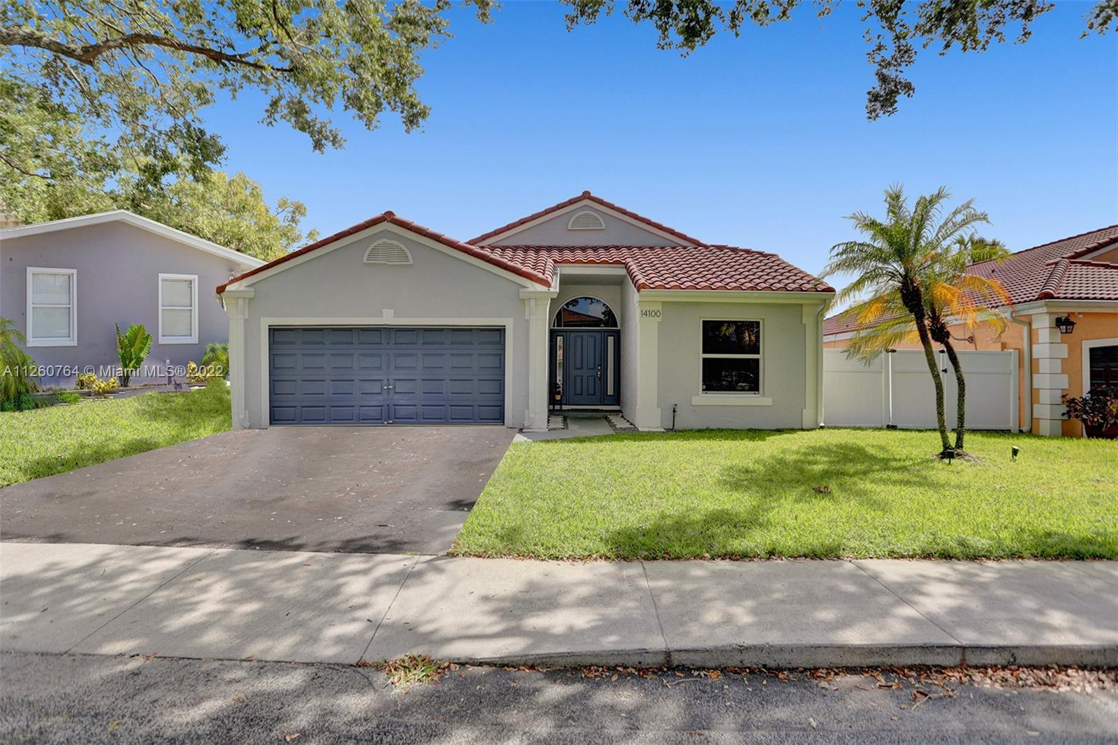 Photo 1 of 14100 Richwood Pl in Davie - MLS A11260764