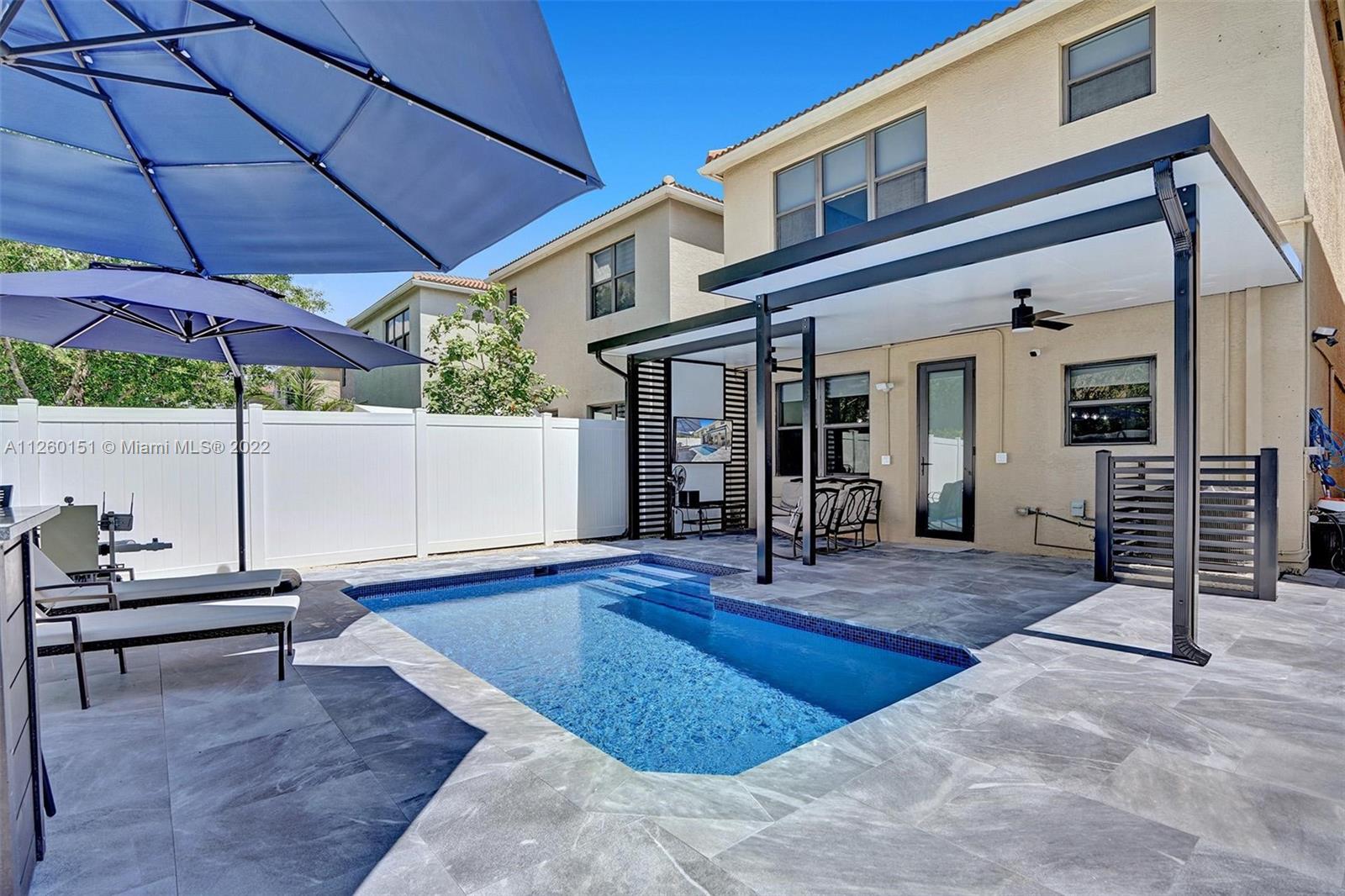 Photo 1 of 658 191st Ter in Miami - MLS A11260151