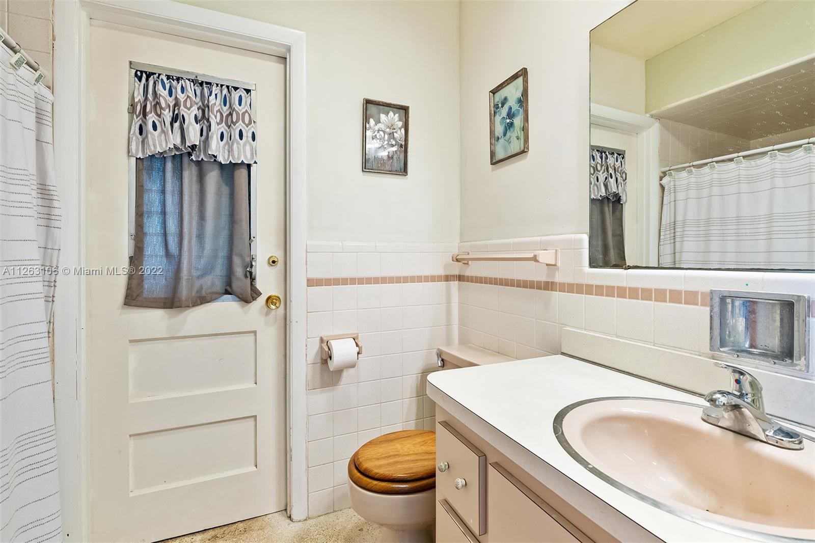 Listing Photo 17
