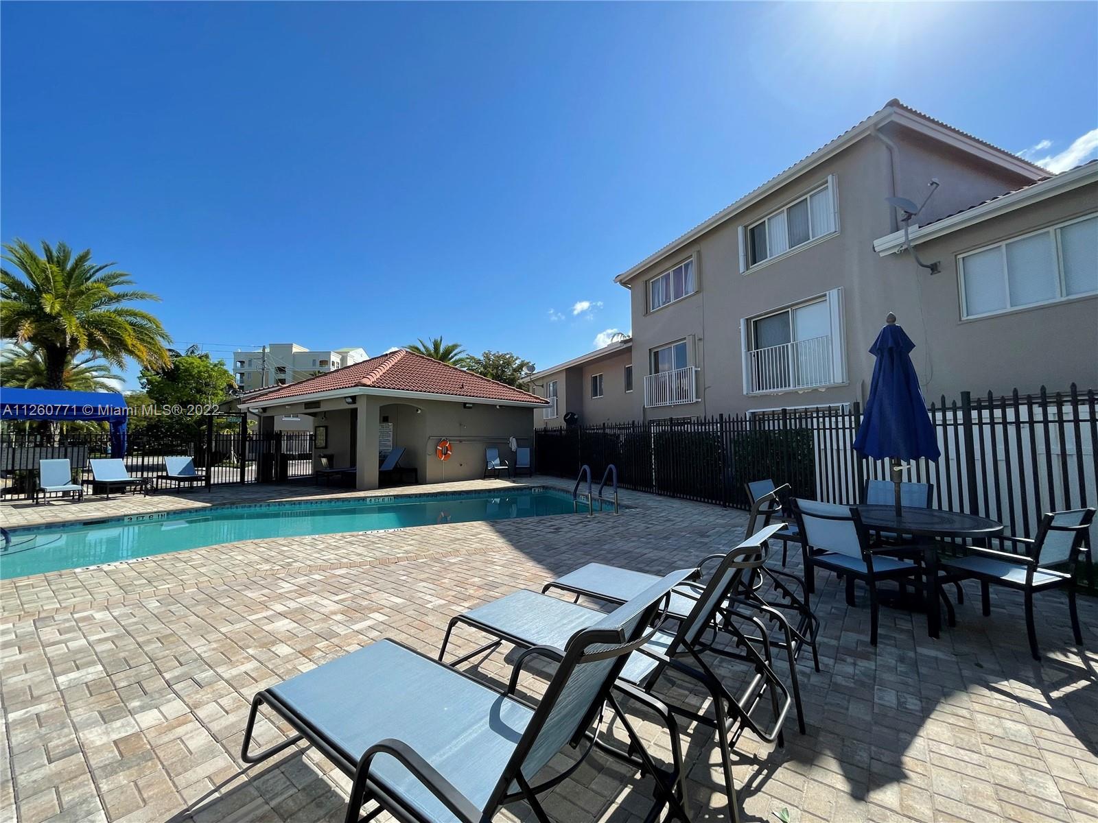 3-STORY, 3 BEDROOMS, AND 3 BATHROOMS UNIT IN RIVIERA AT BONAVENTURE. ONE CAR GARAGE. TILE THROUGHOUT. PRIVATE FENCED PATIO. WESTON LIVING IN THE BEST LOCATION! MINUTES AWAY FROM SAWGRASS MILLS MALL, NEARBY BB&T CENTER, AND HIGHWAYS. “OK” TO RENT. NO ASSOCIATION APPROVAL IS NEEDED. SELLER WILL GIVE A CREDIT OF $10,000.00 FOR IMPROVEMENTS