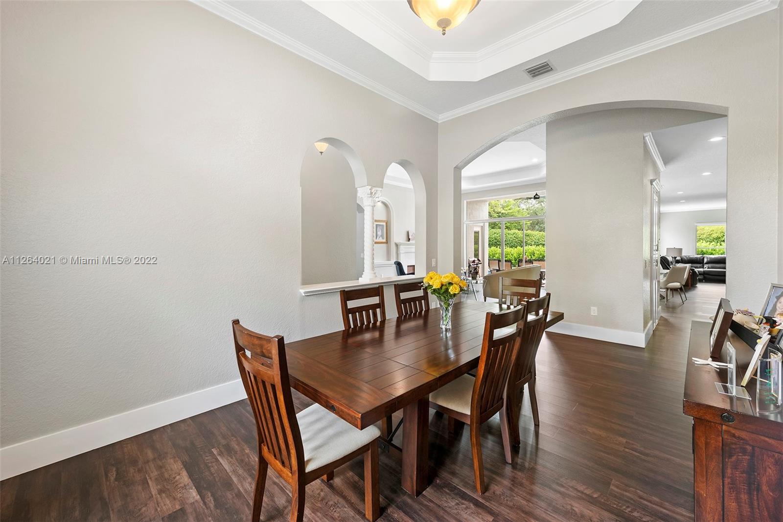 Listing Photo 11