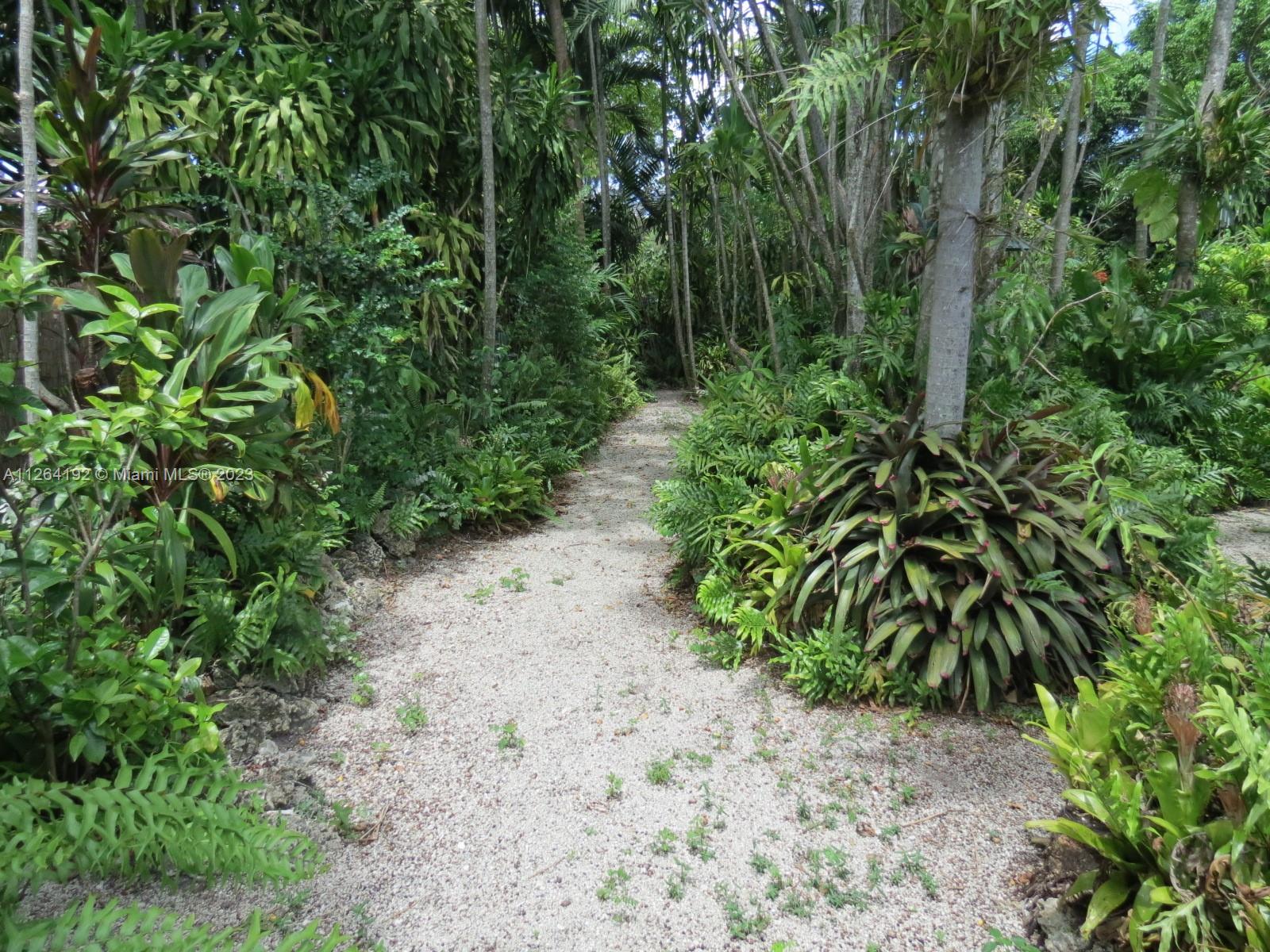Photo 1 of 10460 111th St in Miami - MLS A11264192