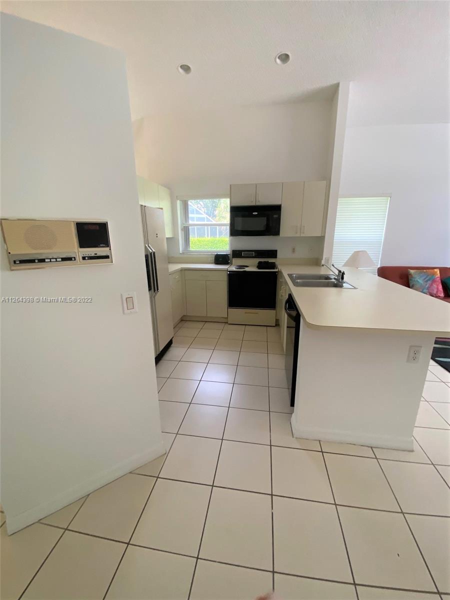 Listing Photo 14