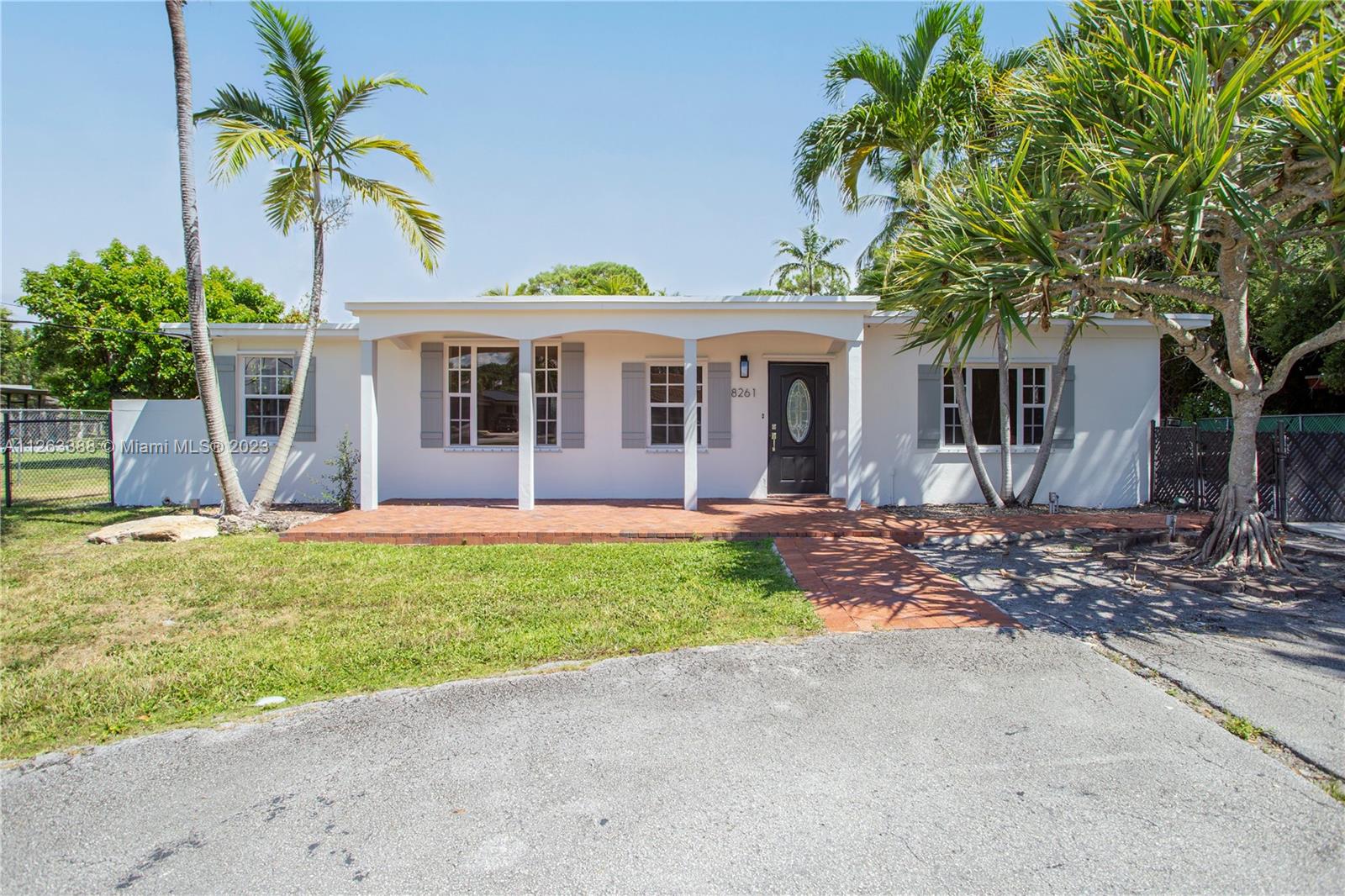 8261 SW 58th St  For Sale A11263388, FL