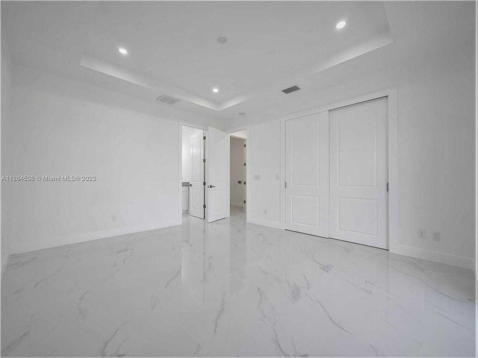 Owner's Bedroom with En suite Bathroom