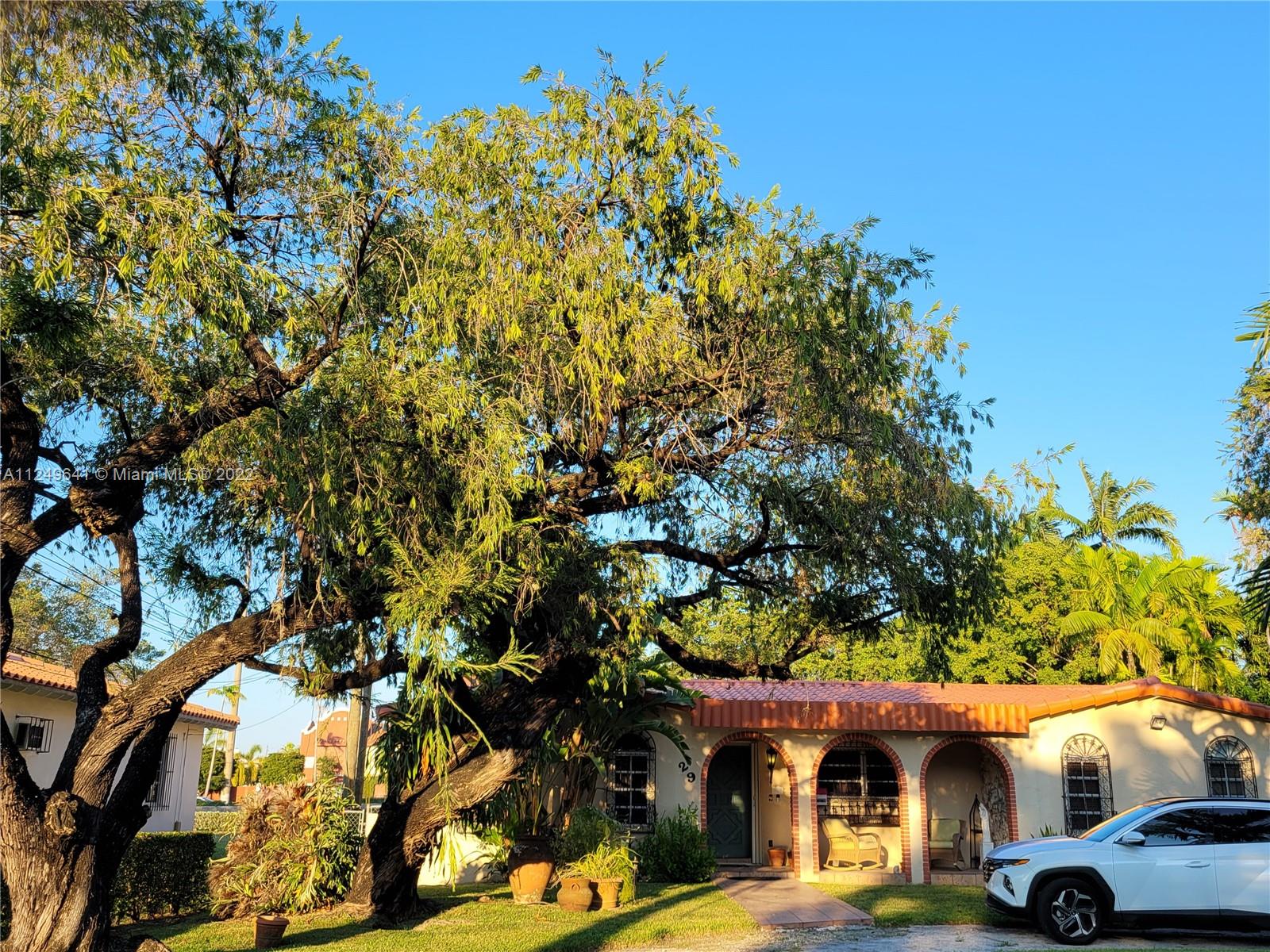 29 S Royal Poinciana Blvd  For Sale A11249641, FL