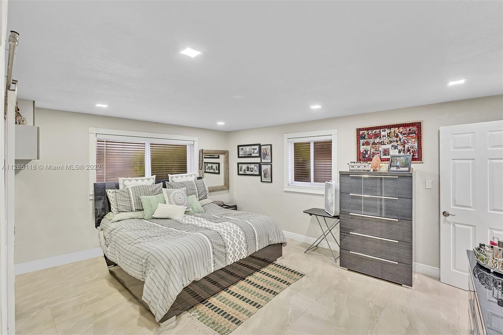 Listing Photo 8