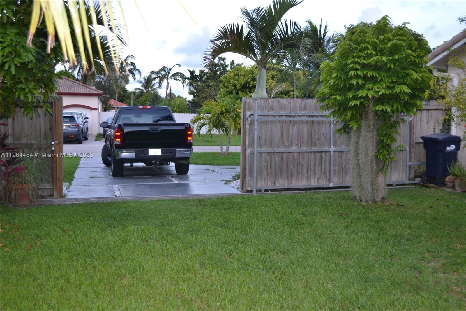 Rolling gate for convenience and privacy.