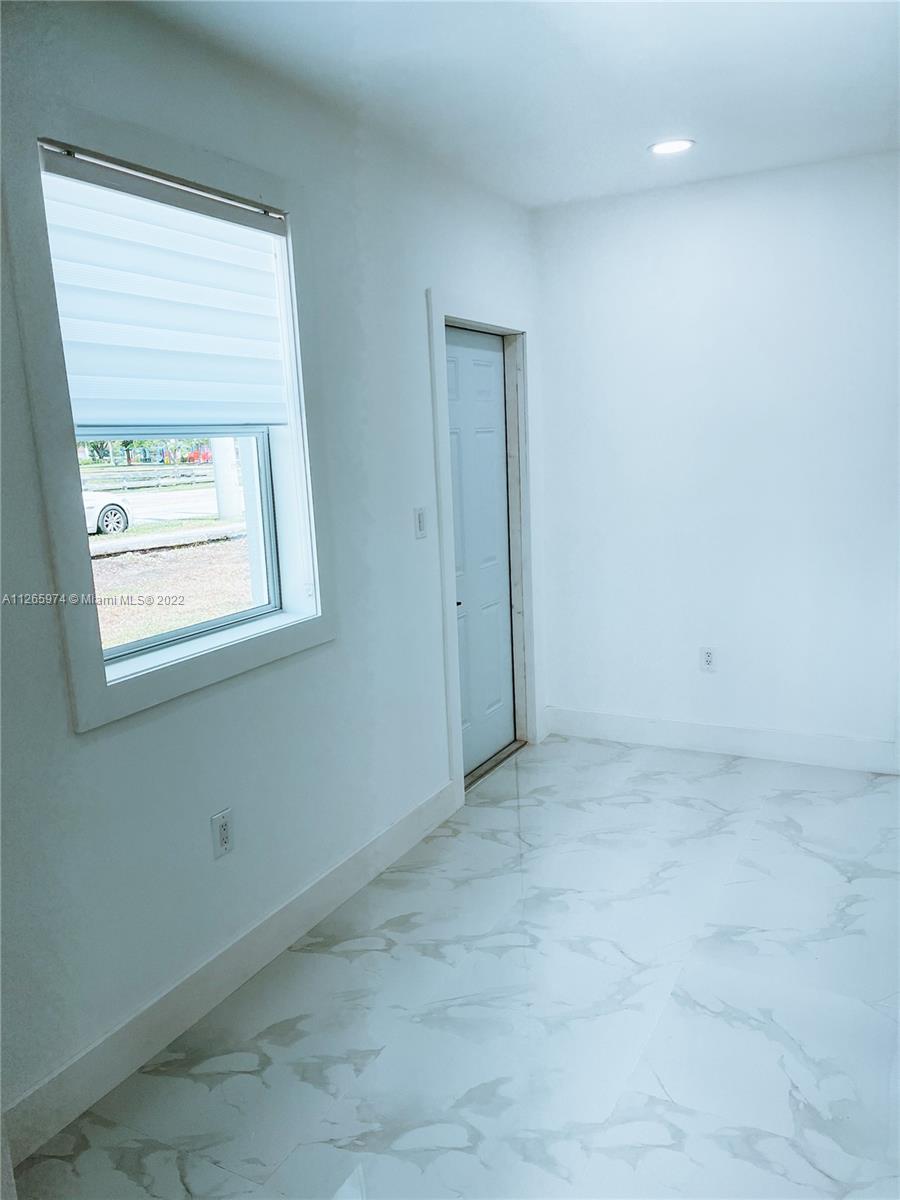 Listing Photo 14