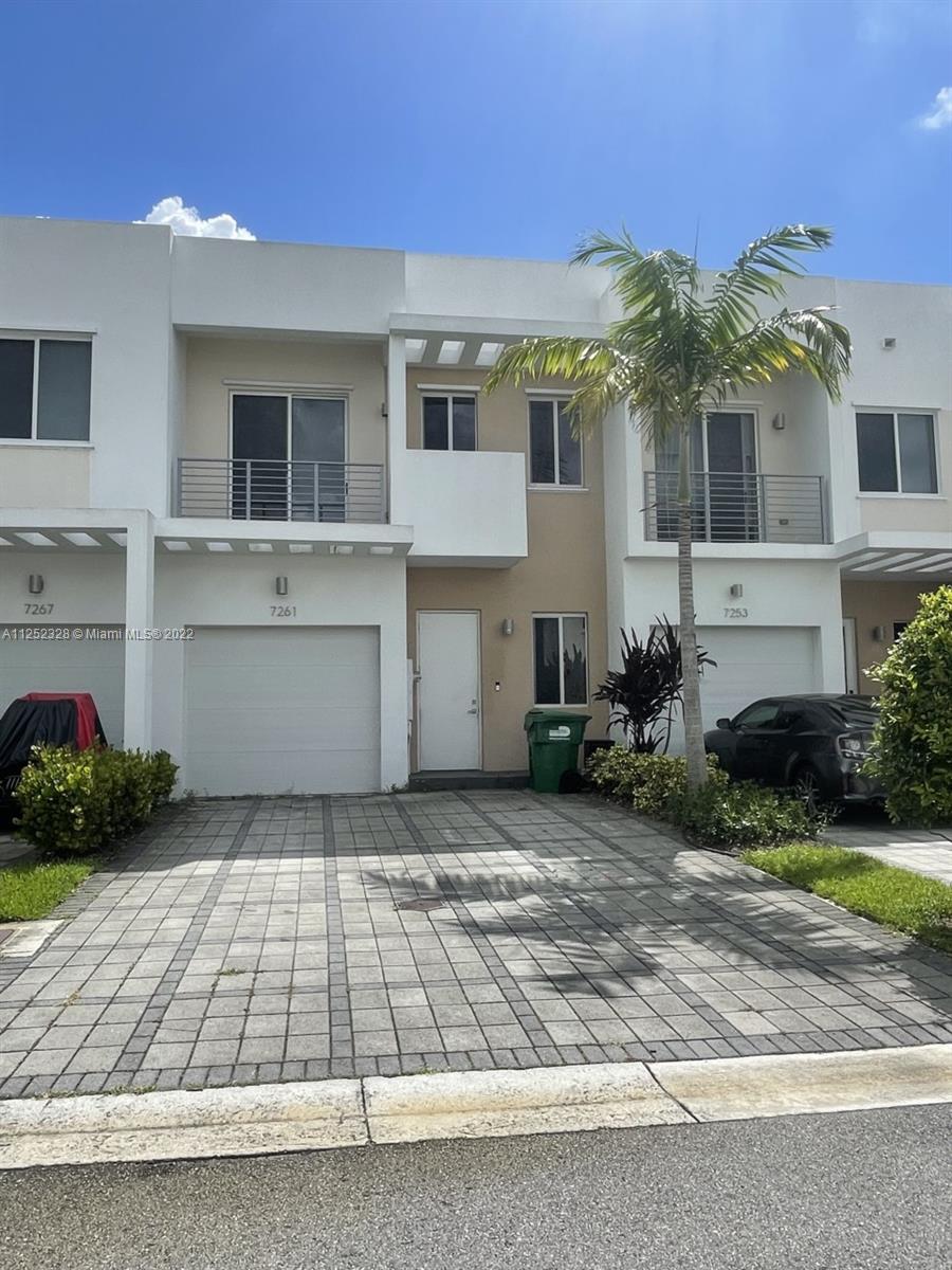 7261 NW 103rd Path, Doral, FL 33178