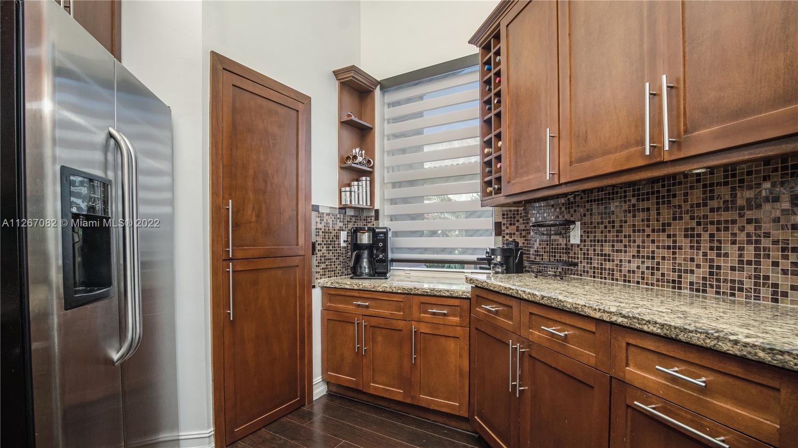 Listing Photo 11