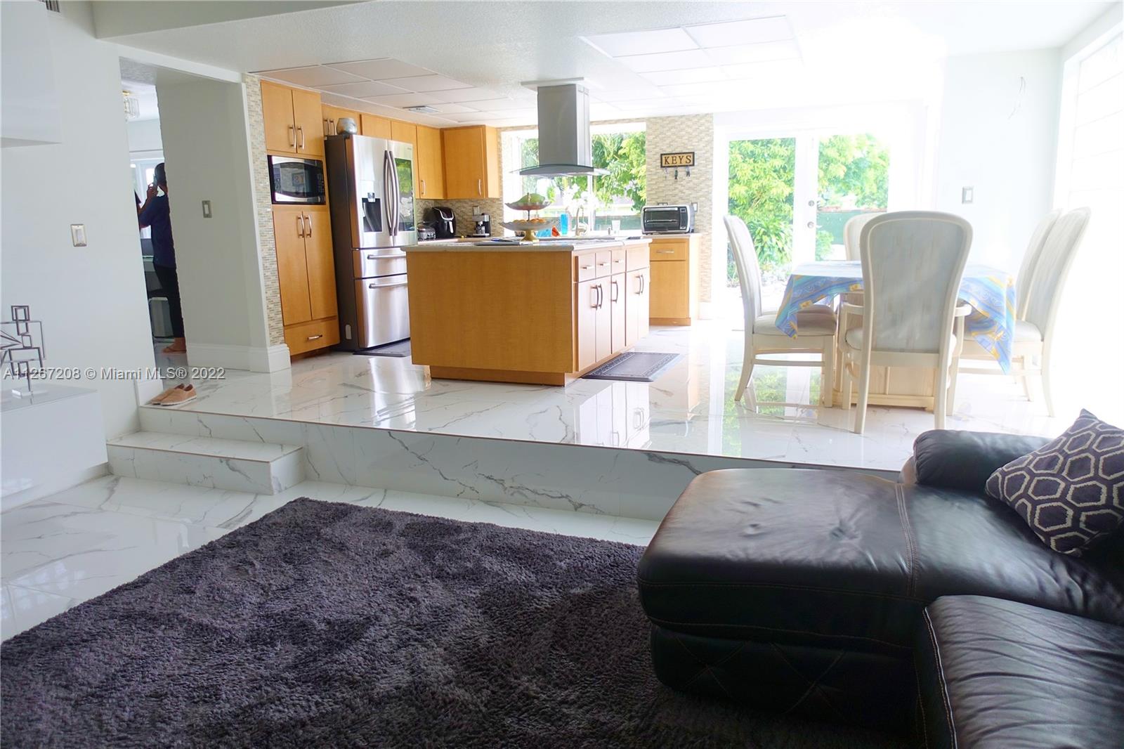 Listing Photo 12