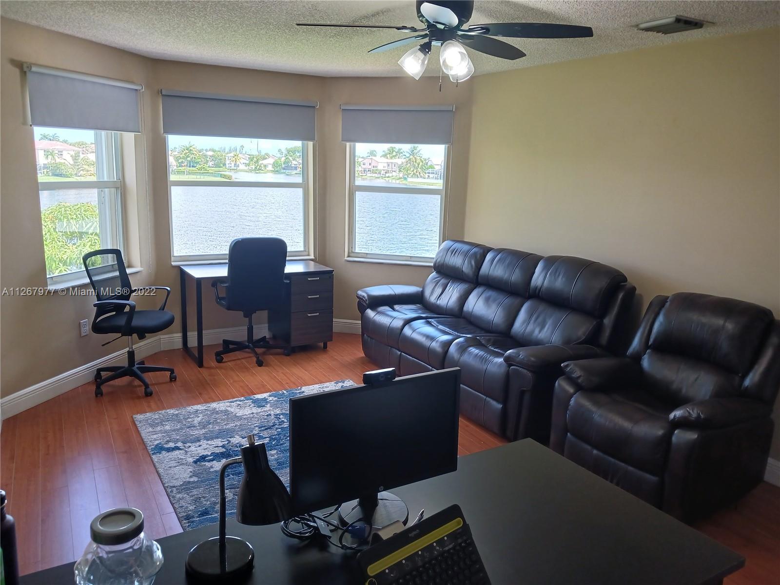 Listing Photo 11