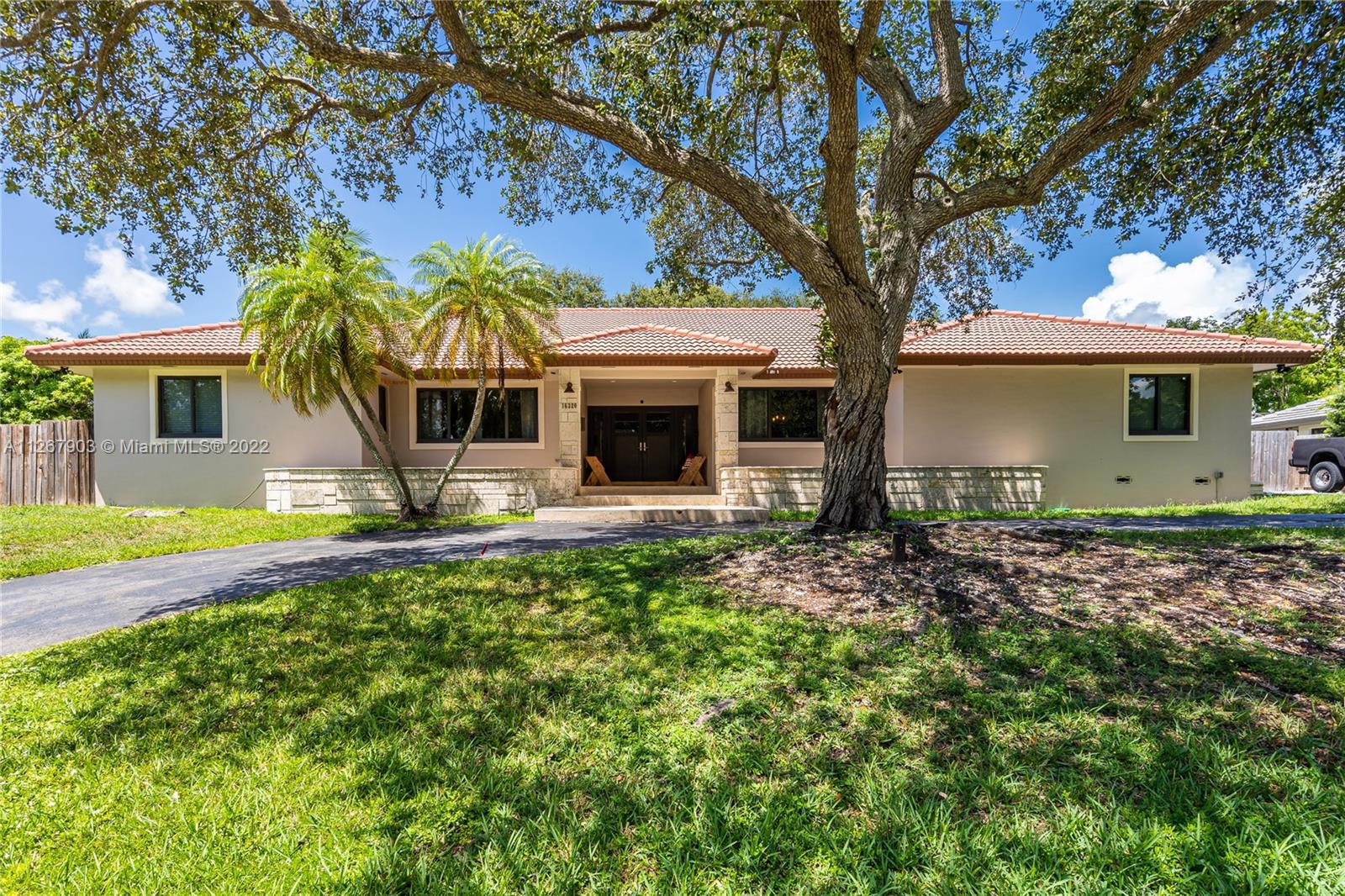 16320 SW 77th Ave  For Sale A11267903, FL