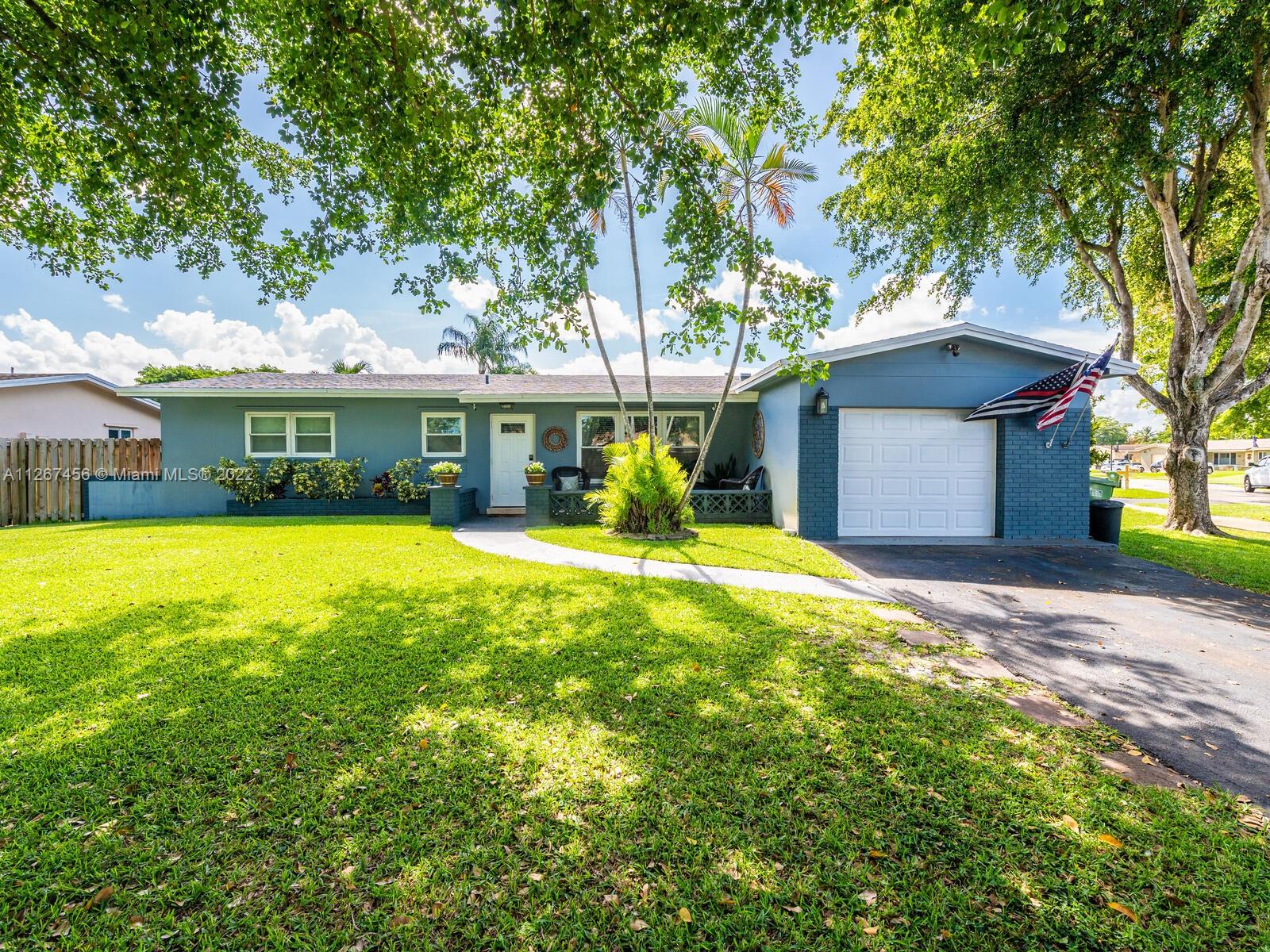 Listing Photo 8