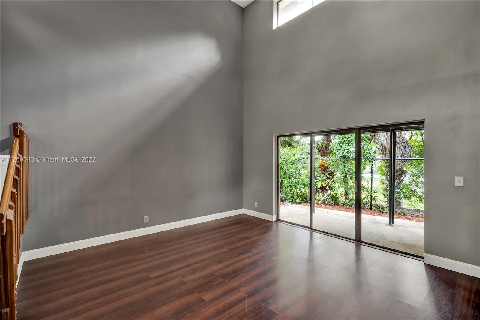 Listing Photo 10