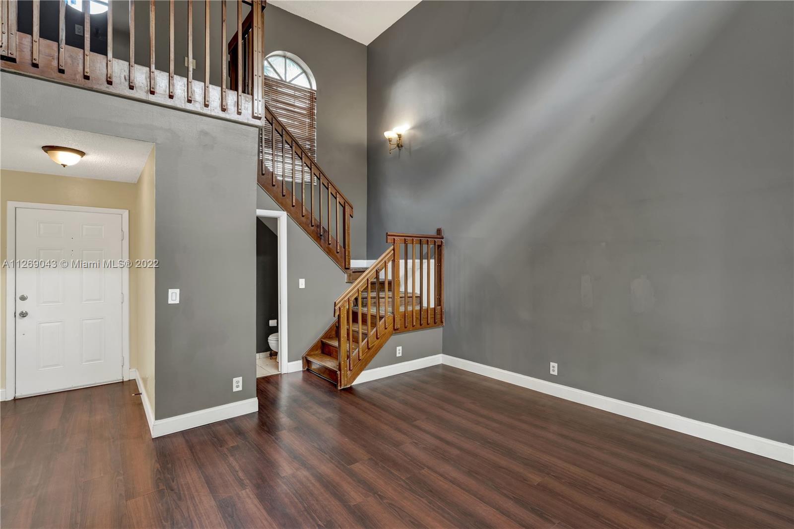 Listing Photo 11