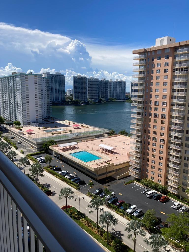 250  174th St #1706 For Sale A11268552, FL