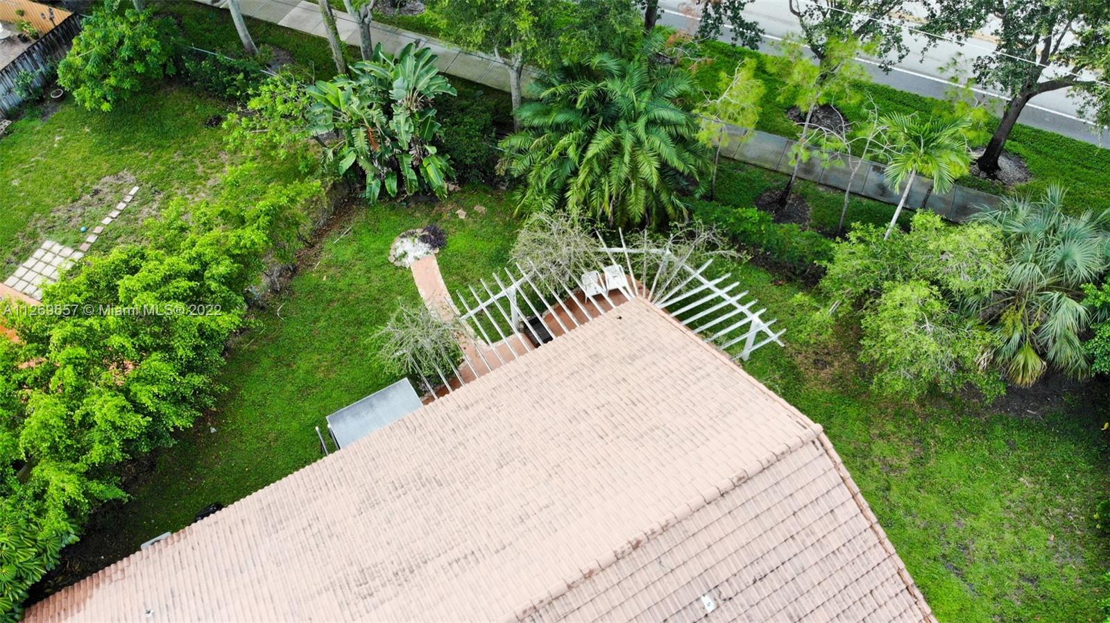 Independent asymmetric terrain without interference from neighbors' lots.