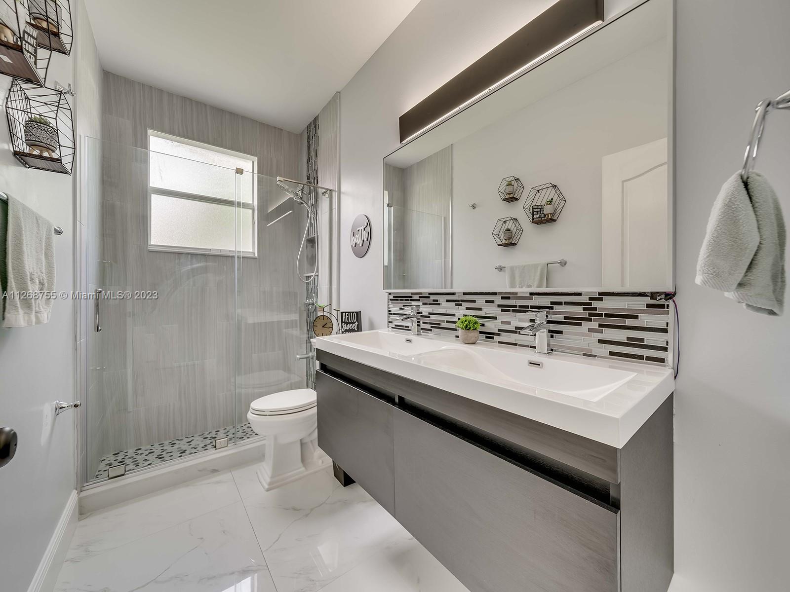 Listing Photo 11
