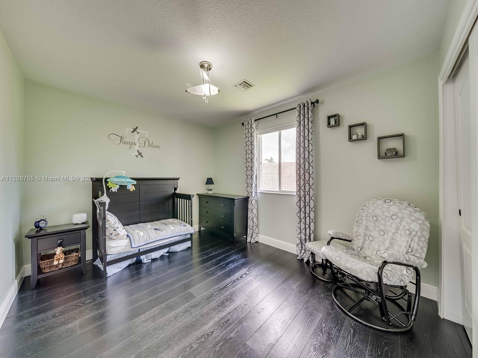 Listing Photo 16