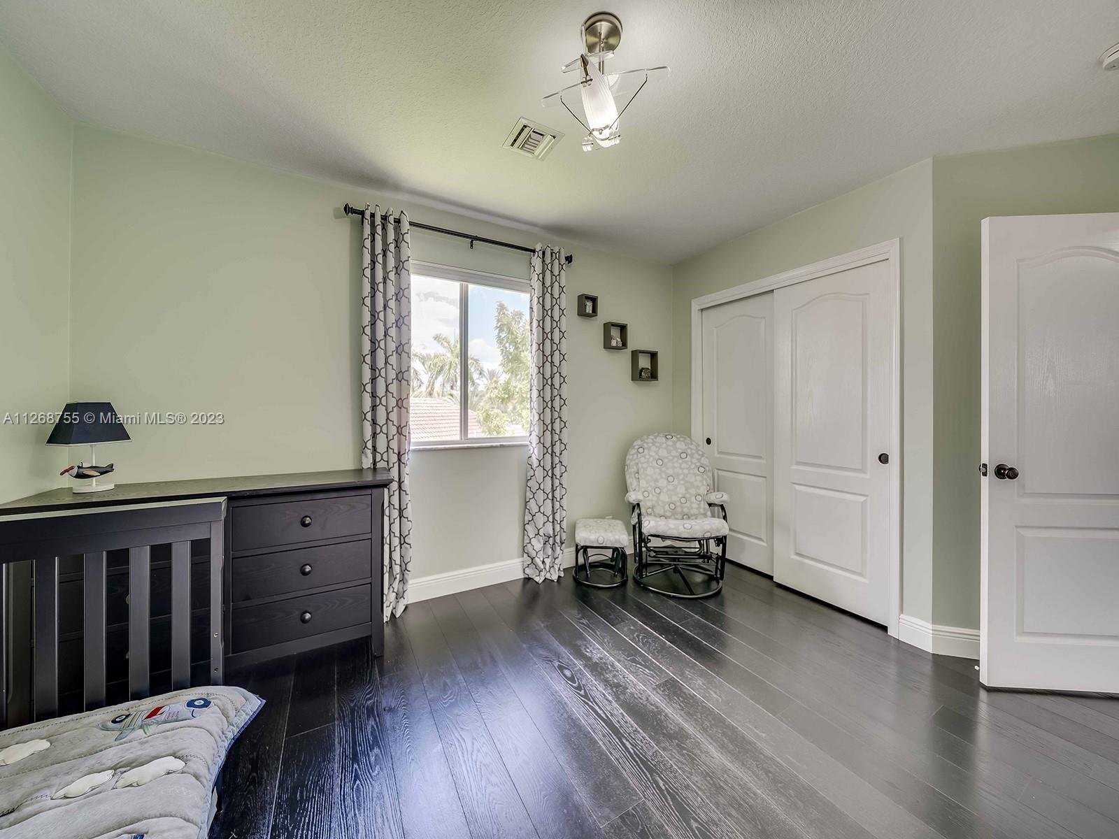 Listing Photo 17