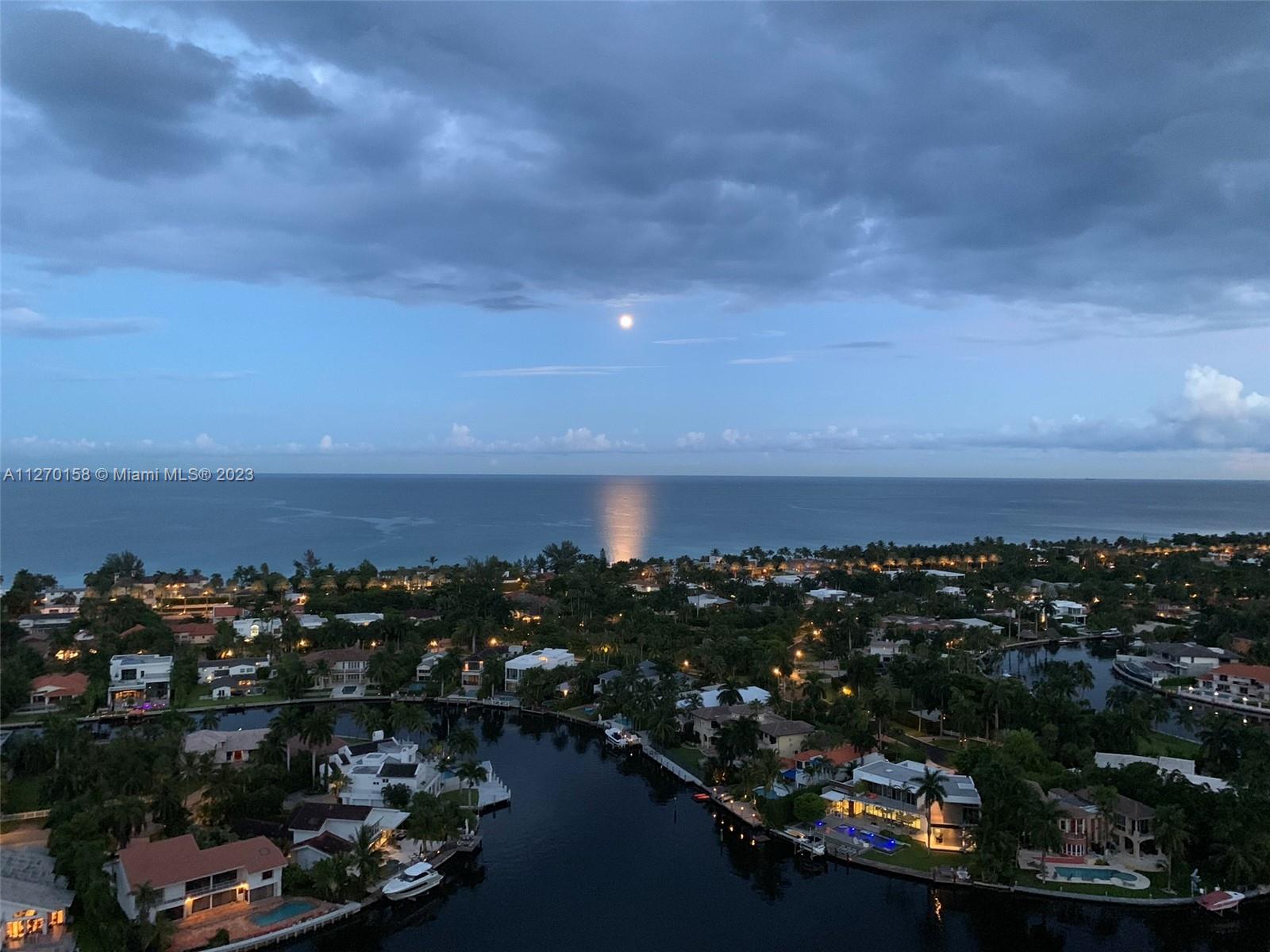 Full moon seen from Hamptons South.