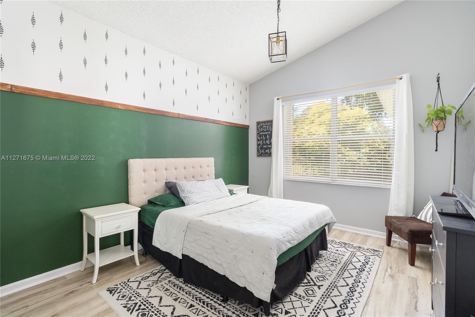 Listing Photo 14