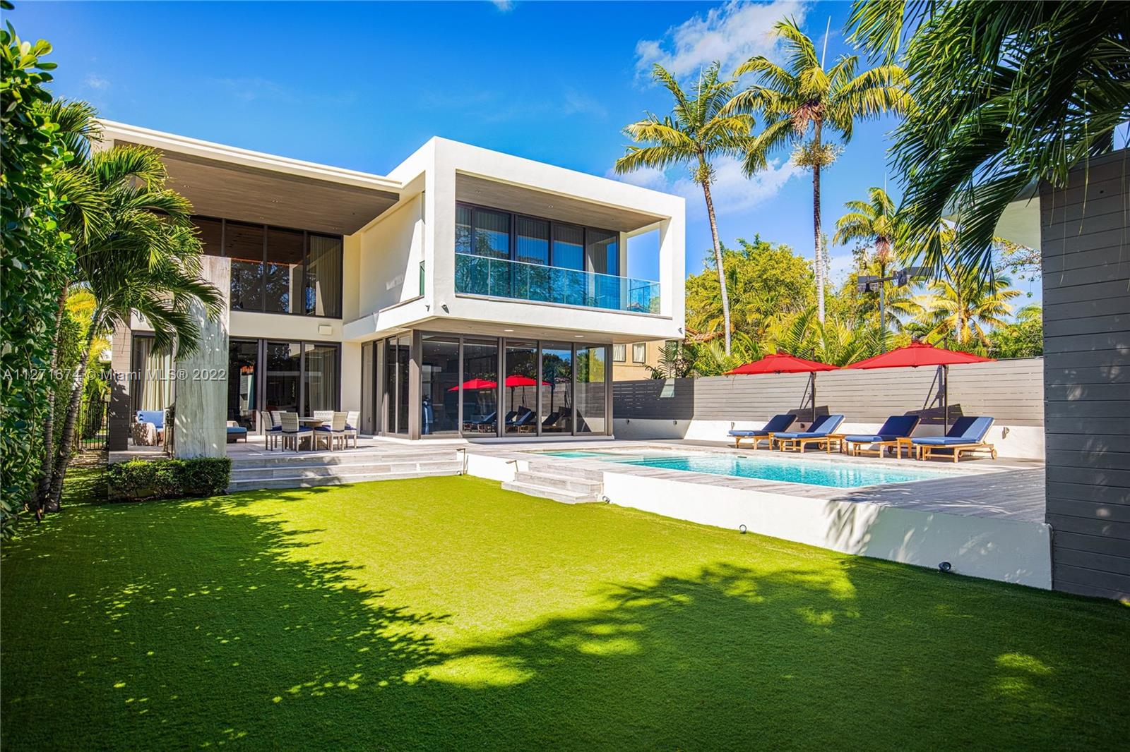 5061 N Bay Rd  For Sale A11271674, FL