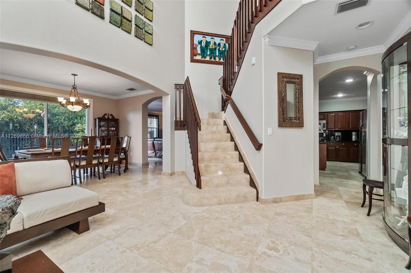 Listing Photo 10