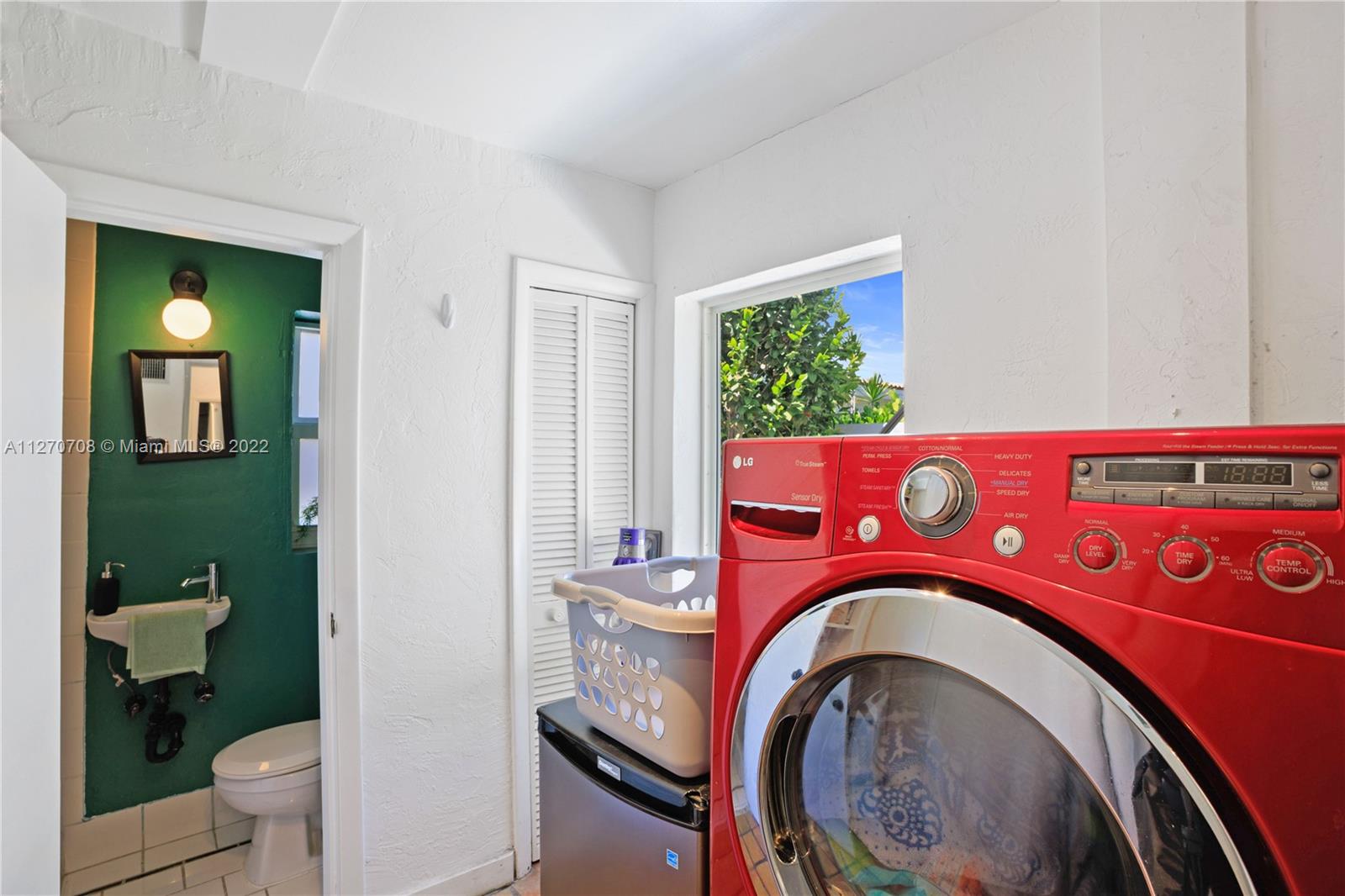 Laundry room/Guest room and BathRoom