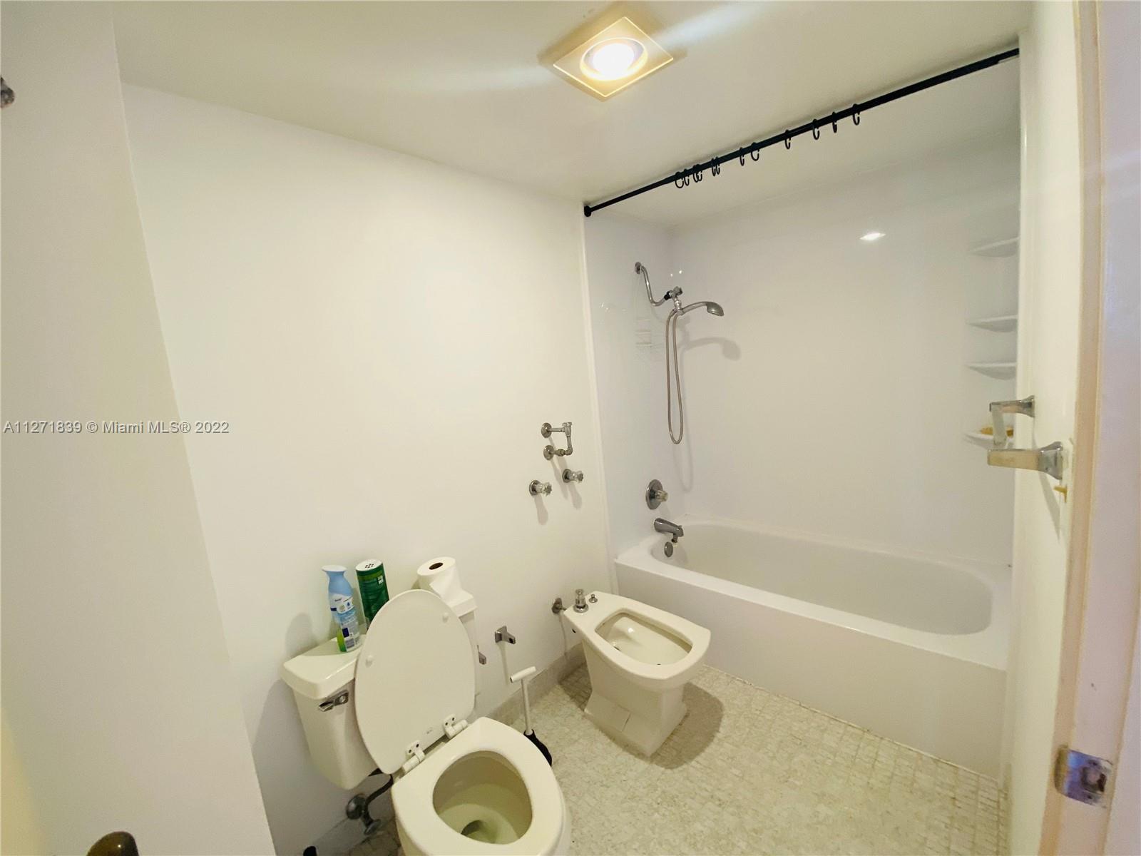 Listing Photo 14