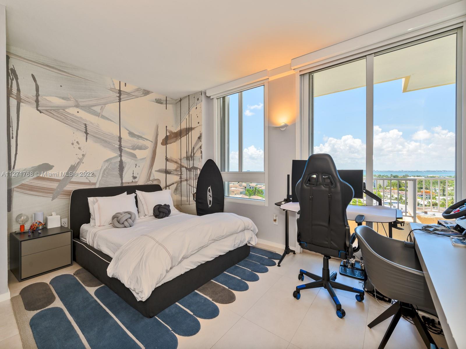 Second Suite w/ Downtown Miami View