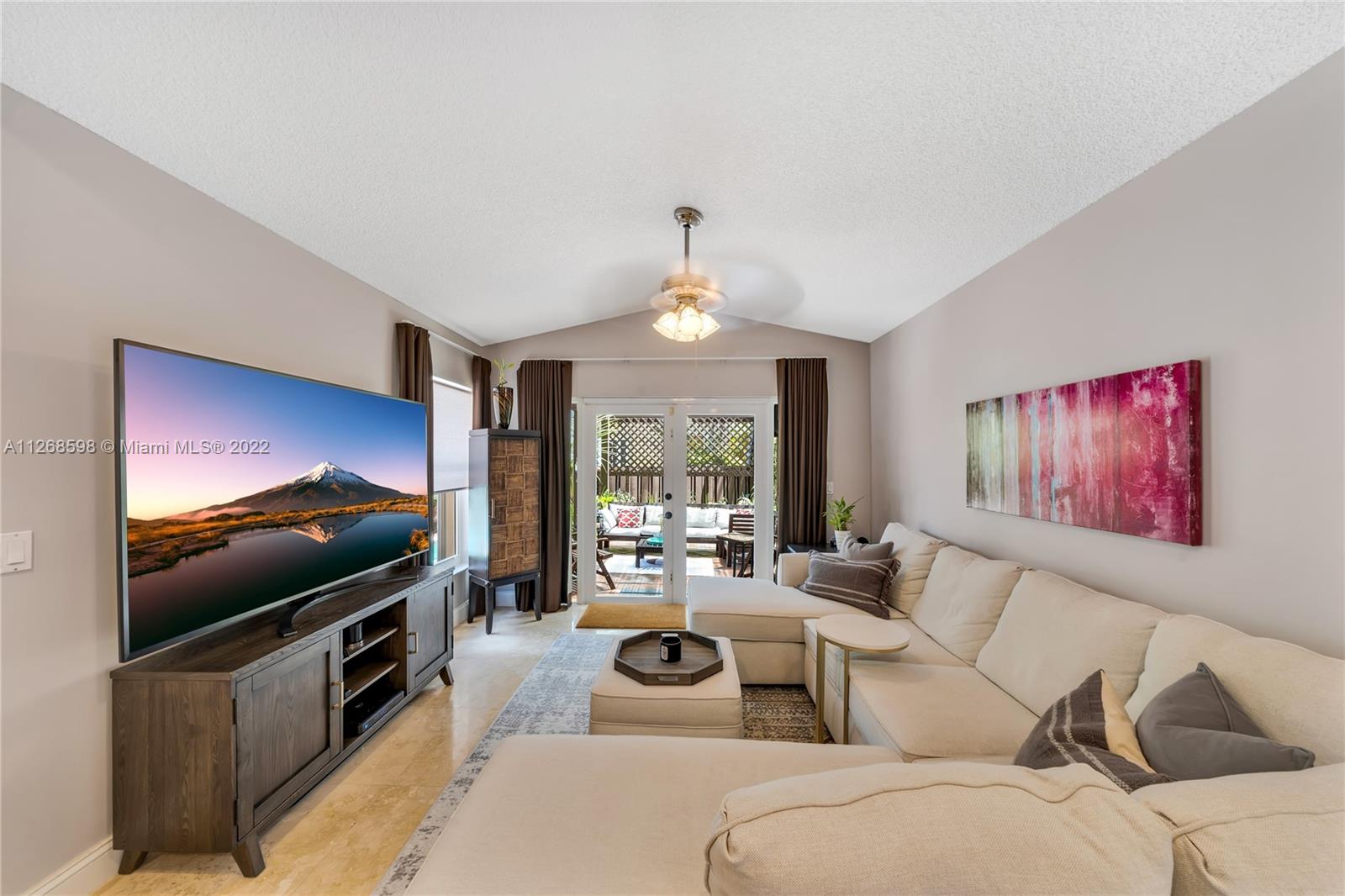 Listing Photo 11