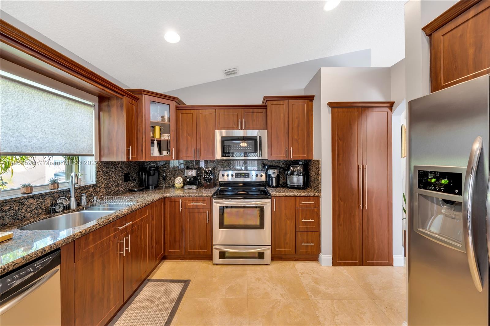 Listing Photo 16