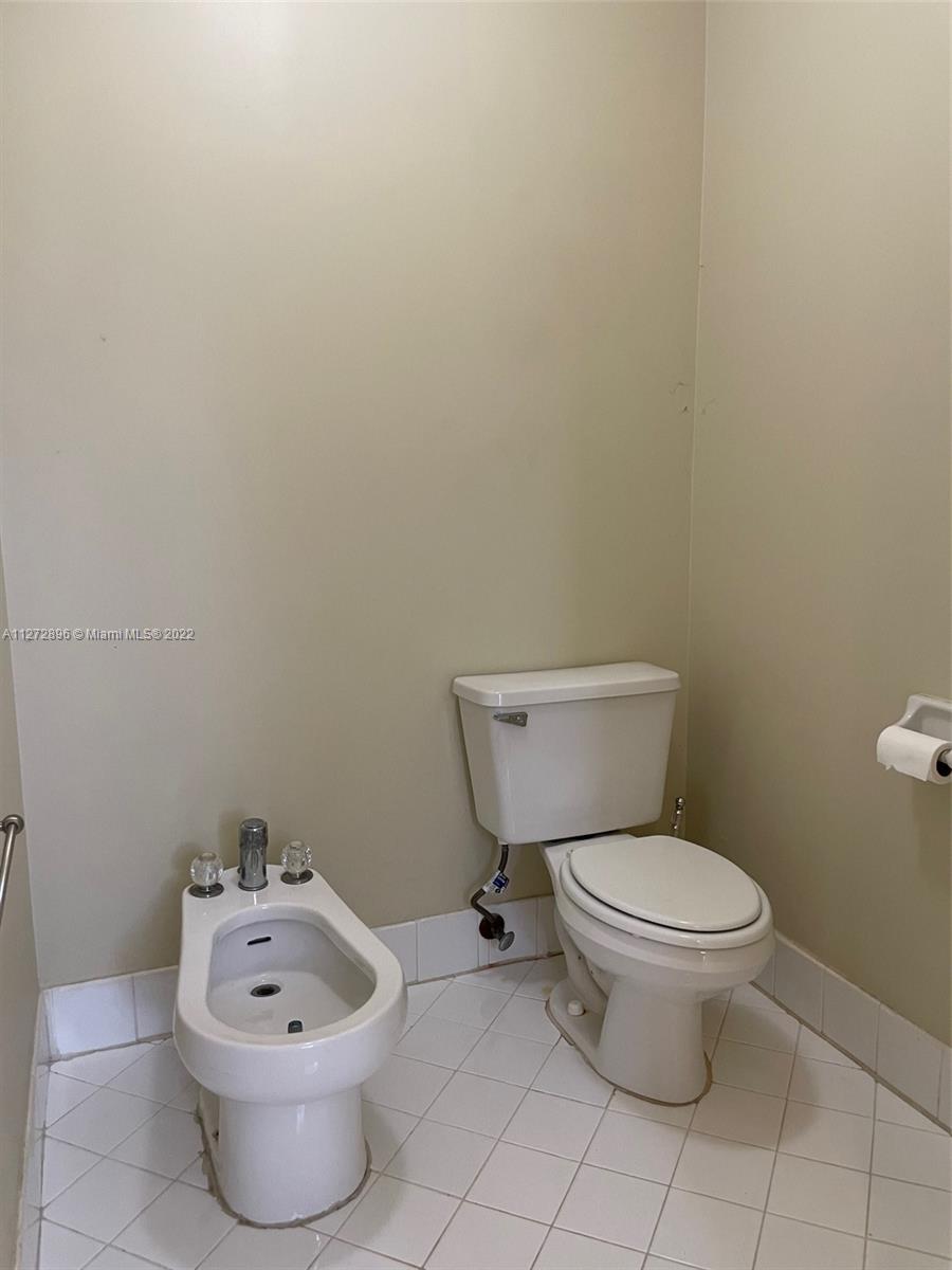 Master bath with private toilette & bidet

