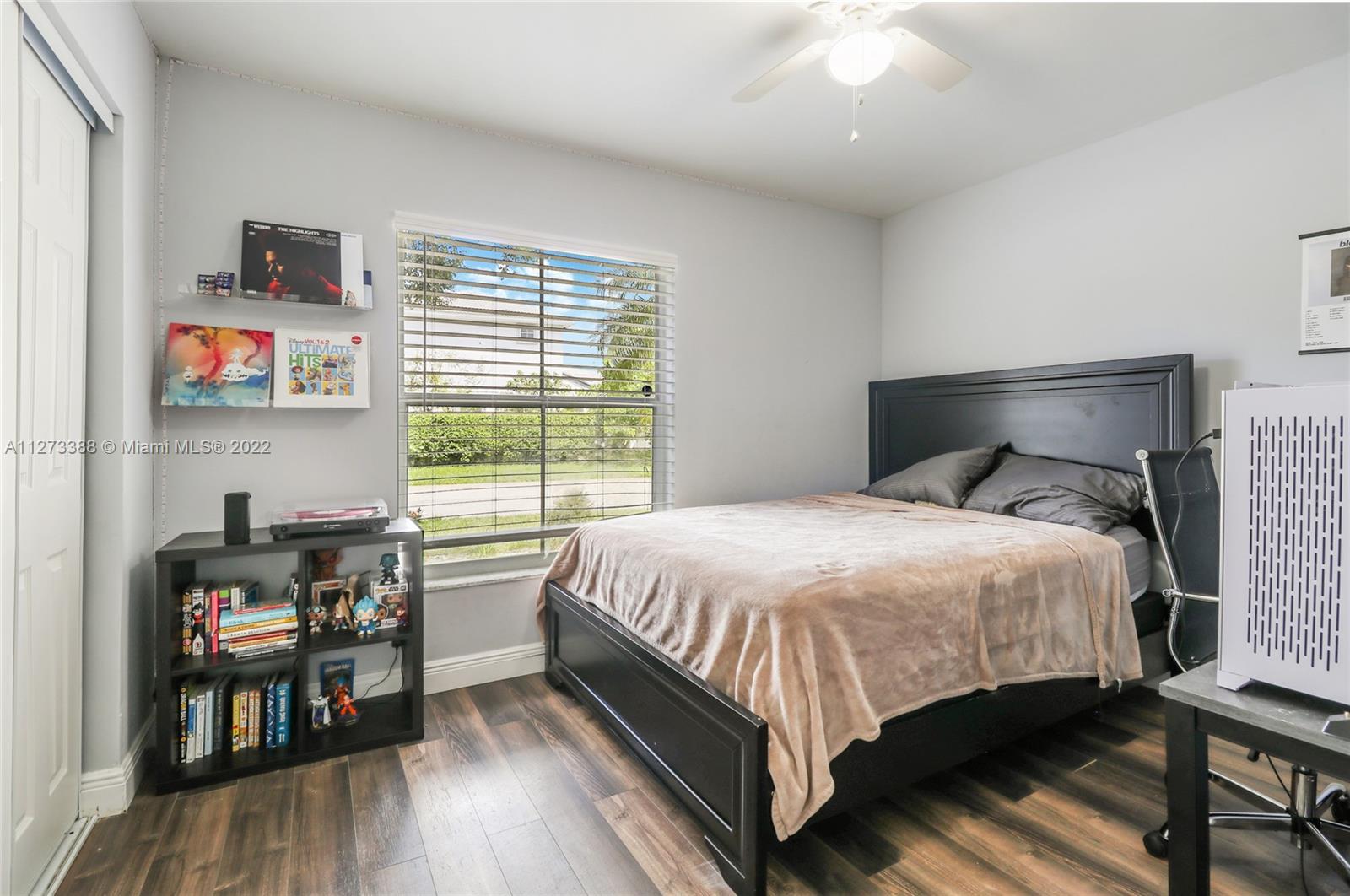 Listing Photo 17