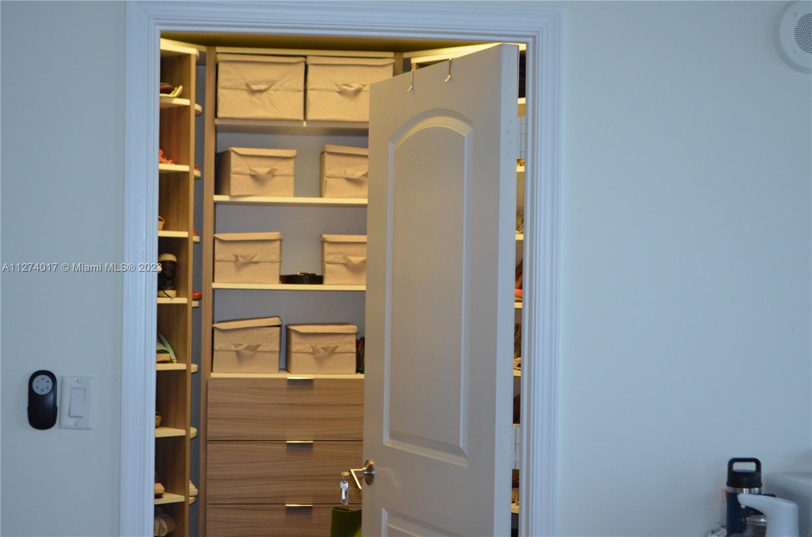 Master Walking Closet